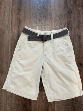 American Eagle Outfitters Cream Flat Front Chino Shorts with Dark Gray Belt 28